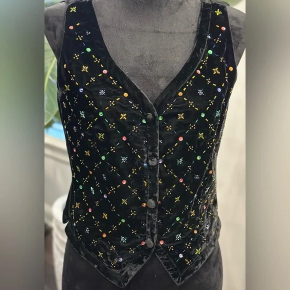 Vintage Banana Republic Velvet Beaded
Vest 90s Flair Size 10 - Picture 4 of 16